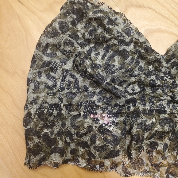 Victoria's Secret Lace Bralette Like New Size Small - Picture 3 of 6